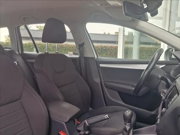 Škoda Octavia 2,0 TDI 110kW TAŽNÉ VÝHŘ. NOSI - foto 16