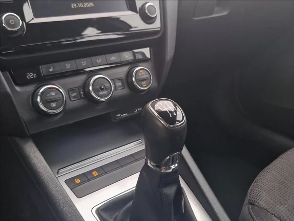 Škoda Octavia 2,0 TDI 110kW TAŽNÉ VÝHŘ. NOSI - foto 26