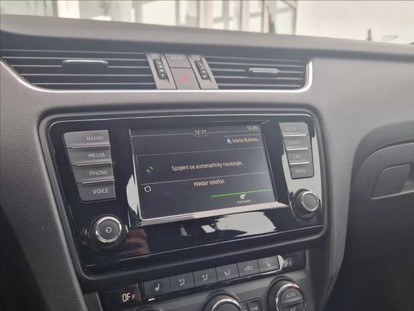 Škoda Octavia 2,0 TDI 110kW TAŽNÉ VÝHŘ. NOSI - foto 30