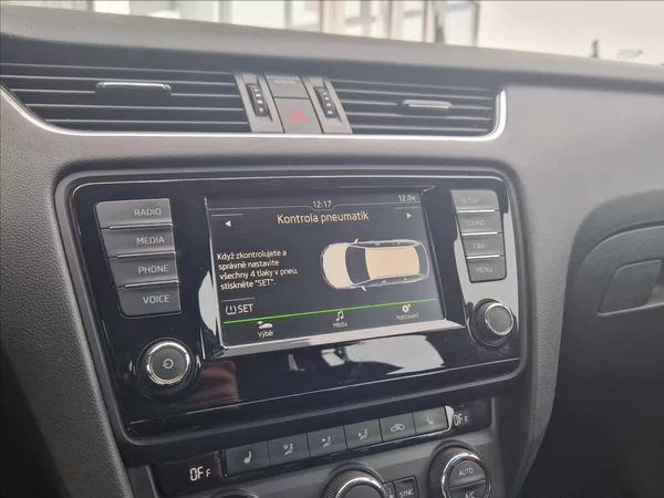 Škoda Octavia 2,0 TDI 110kW TAŽNÉ VÝHŘ. NOSI - foto 34
