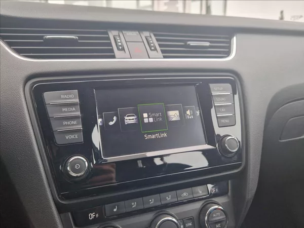 Škoda Octavia 2,0 TDI 110kW TAŽNÉ VÝHŘ. NOSI - foto 37