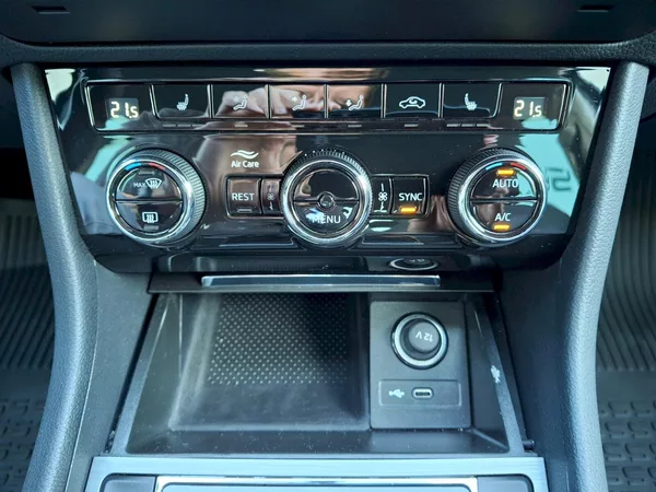 Škoda Superb Style DSG 1,5TSi 110kW - foto 25