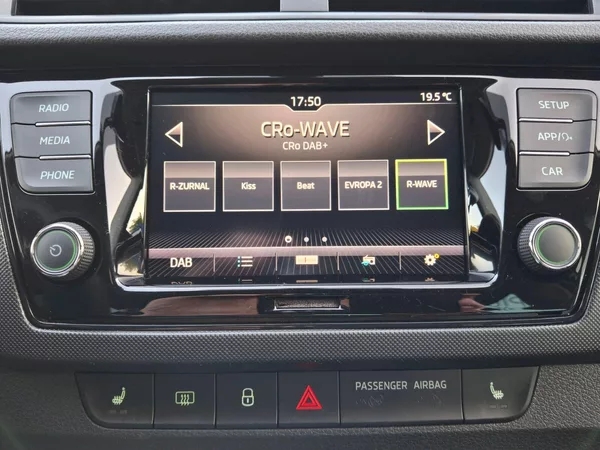 Škoda Fabia Combi Ambition Top 1,0TSi 70kW - foto 18