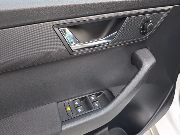 Škoda Fabia Combi Ambition Top 1,0TSi 70kW - foto 25