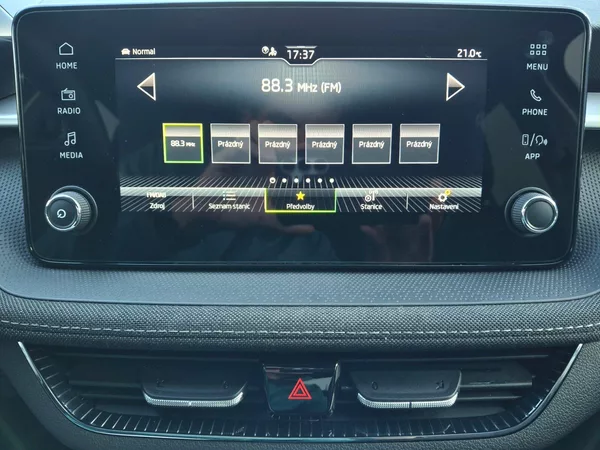 Škoda Fabia Top Selection DSG 1,0TSi 85kW - foto 18