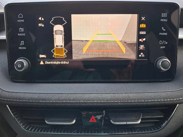 Škoda Fabia Top Selection DSG 1,0TSi 85kW - foto 19