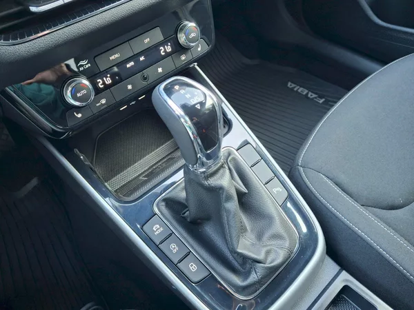 Škoda Fabia Top Selection DSG 1,0TSi 85kW - foto 25