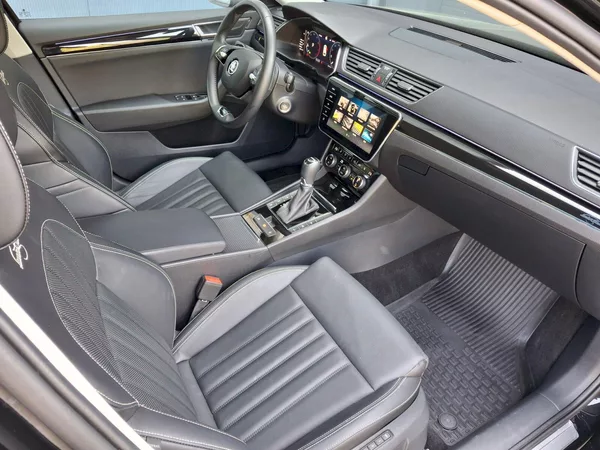 Škoda Superb Combi L&K DSG 4x4 2,0TSi 206kW - foto 23