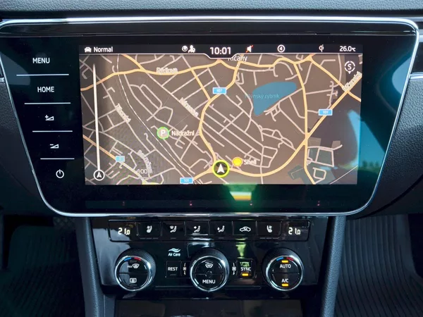 Škoda Superb Combi L&K DSG 4x4 2,0TSi 206kW - foto 33
