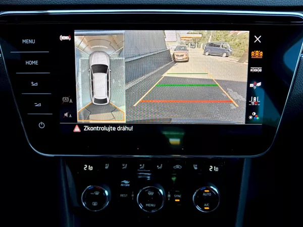 Škoda Superb Combi L&K DSG 4x4 2,0TSi 206kW - foto 34