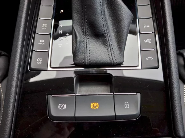 Škoda Superb Combi L&K DSG 4x4 2,0TSi 206kW - foto 9