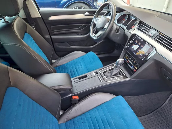 Volkswagen Passat Variant Elegance DSG 2,0TDi 11 - foto 14