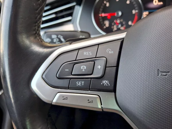 Volkswagen Passat Variant Elegance DSG 2,0TDi 11 - foto 31