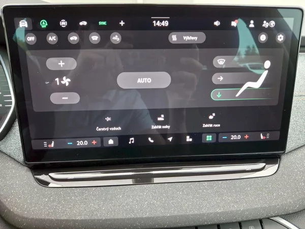 Škoda Octavia Combi Top Selection 1,5TSi 110 - foto 19