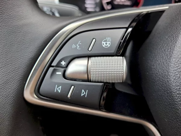 Škoda Octavia Combi Top Selection 1,5TSi 110 - foto 31