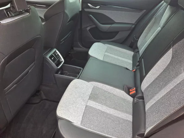 Škoda Octavia Combi Top Selection 1,5TSi 110 - foto 7