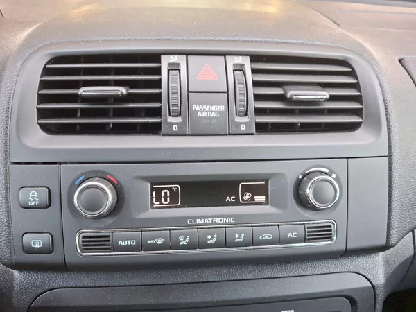 Škoda Fabia Sport 1,2TSi 63kW - foto 20
