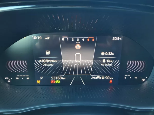 Škoda Fabia Top Selection DSG 1,0TSi 85kW - foto 16