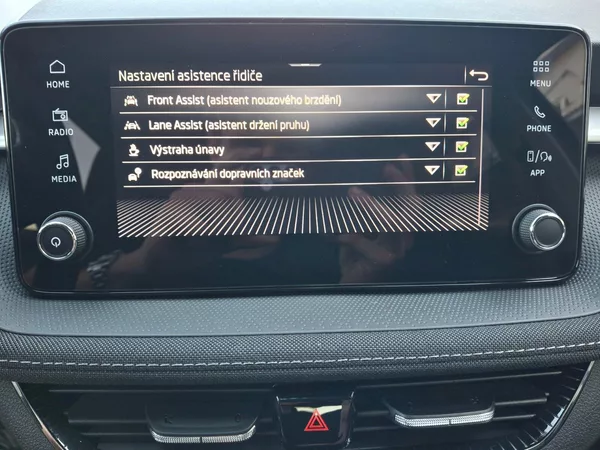 Škoda Fabia Top Selection DSG 1,0TSi 85kW - foto 21
