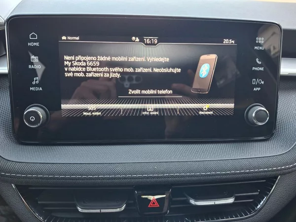 Škoda Fabia Top Selection DSG 1,0TSi 85kW - foto 23