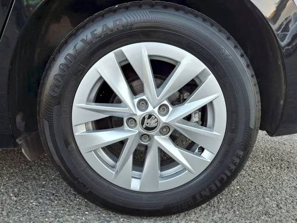 Škoda Fabia Top Selection DSG 1,0TSi 85kW - foto 34