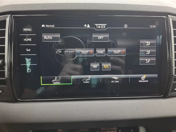 Škoda Karoq Sportline 1,5TSi 110kW - foto 21
