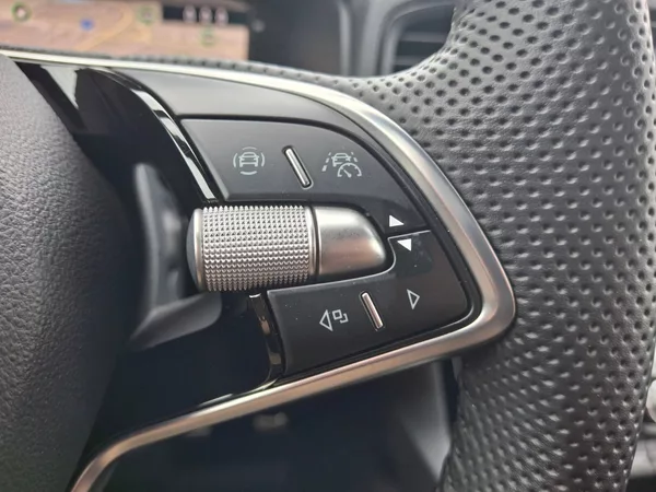 Škoda Karoq Sportline 1,5TSi 110kW - foto 31