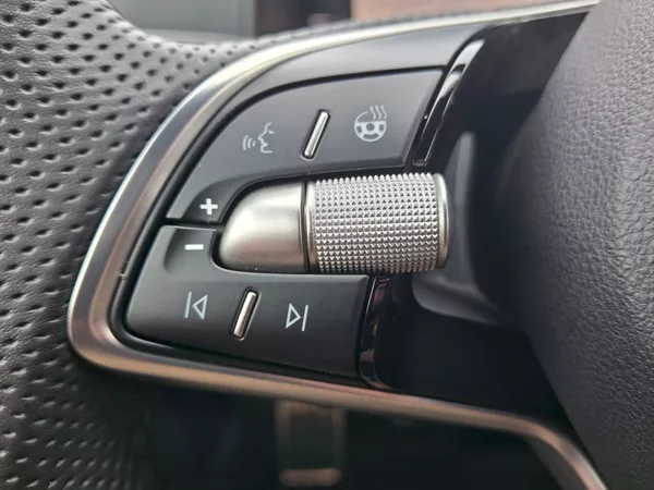 Škoda Karoq Sportline 1,5TSi 110kW - foto 32
