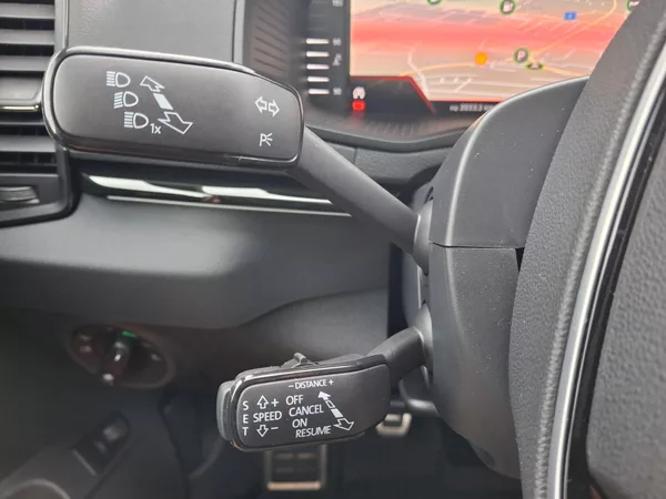 Škoda Karoq Sportline 1,5TSi 110kW - foto 33