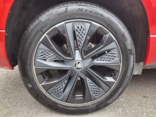Škoda Karoq Sportline 1,5TSi 110kW - foto 35