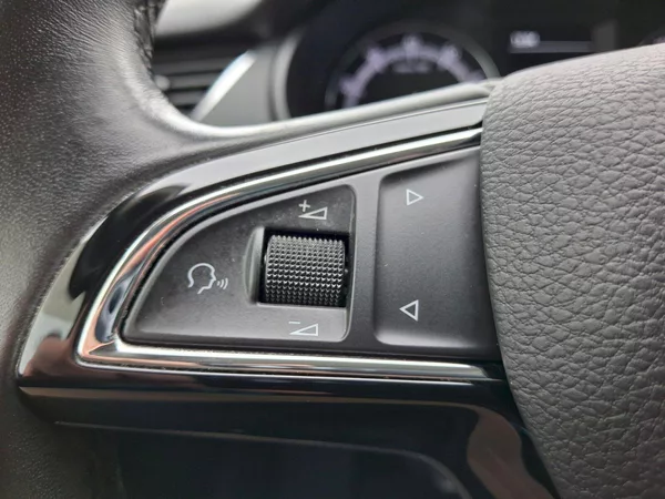 Škoda Octavia Ambition Plus 1,5TSi 110kW - foto 28