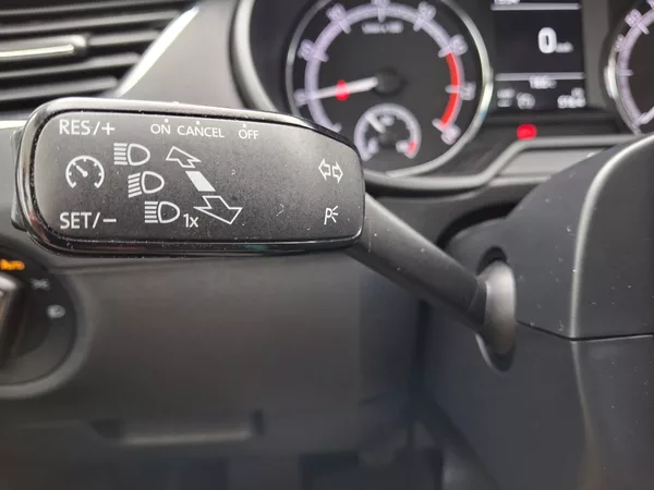 Škoda Octavia Ambition Plus 1,5TSi 110kW - foto 30