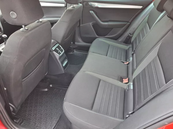 Škoda Octavia Ambition Plus 1,5TSi 110kW - foto 7