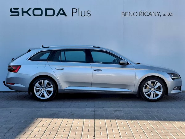Škoda Superb Combi Style 4x4 2,0TDi 110kW - foto 12