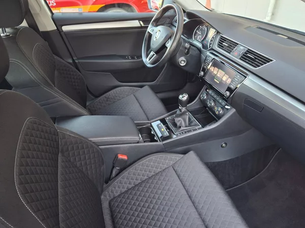 Škoda Superb Combi Style 4x4 2,0TDi 110kW - foto 14