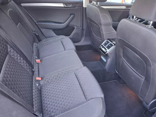 Škoda Superb Combi Style 4x4 2,0TDi 110kW - foto 15