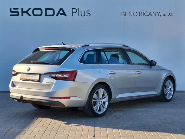 Škoda Superb Combi Style 4x4 2,0TDi 110kW - foto 2