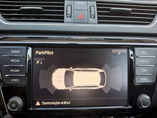 Škoda Superb Combi Style 4x4 2,0TDi 110kW - foto 21