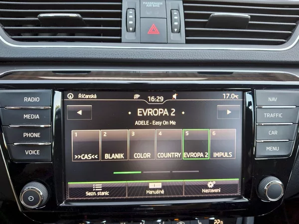 Škoda Superb Combi Style 4x4 2,0TDi 110kW - foto 24
