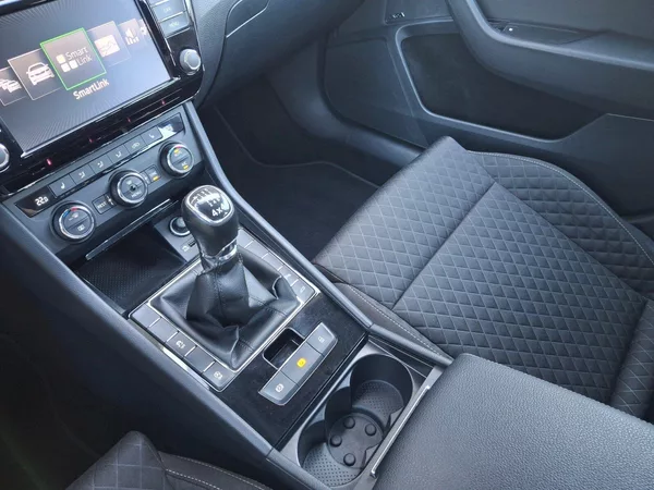 Škoda Superb Combi Style 4x4 2,0TDi 110kW - foto 26