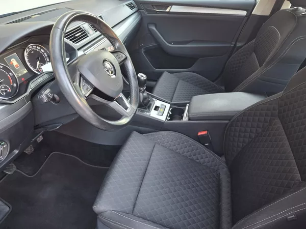 Škoda Superb Combi Style 4x4 2,0TDi 110kW - foto 6