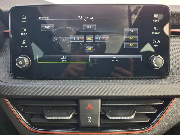 Škoda Kamiq Monte Carlo DSG 1,0TSi 85kW - foto 20