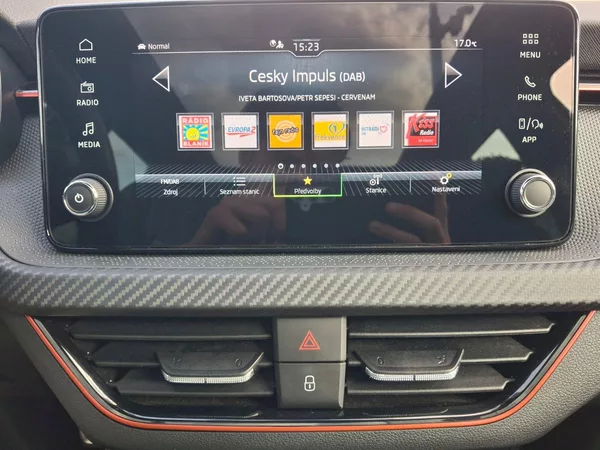 Škoda Kamiq Monte Carlo DSG 1,0TSi 85kW - foto 21