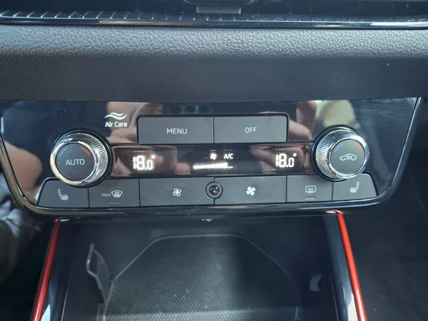 Škoda Fabia Monte Carlo DSG 1,0TSi 70kW - foto 24