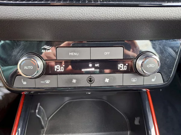 Škoda Fabia Monte Carlo DSG 1,5TSi 110kW - foto 24