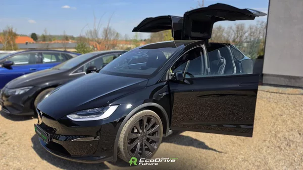 Tesla Model X Plaid 1020 koní, Tažné 2 250kg - foto 2