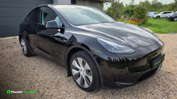 Tesla Model Y Standard Range | LFP, RWD, AMD