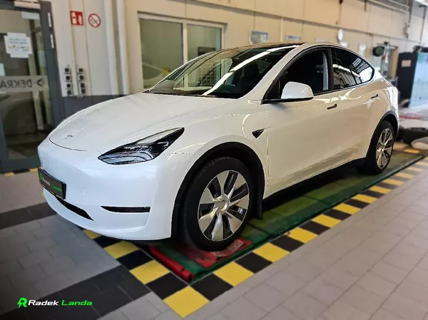 Tesla Model Y AWD Berlín | Dual Motor, AMD