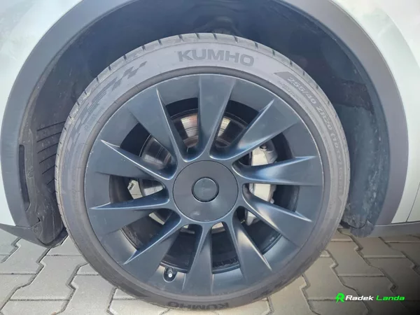 Tesla Model Y Dual Motor 4×4 (378 kW) - foto 12