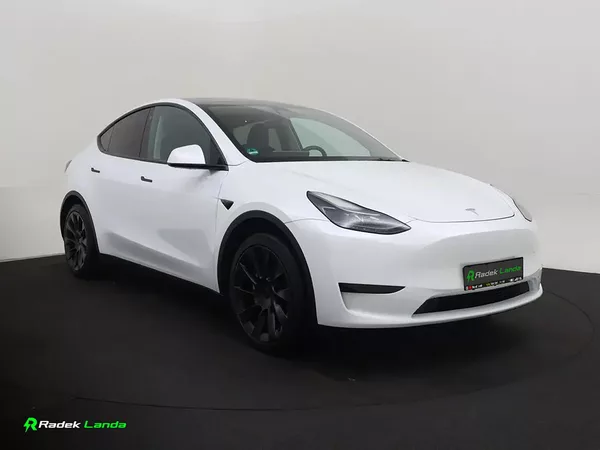 Tesla Model Y RWD, AMD Ryzen